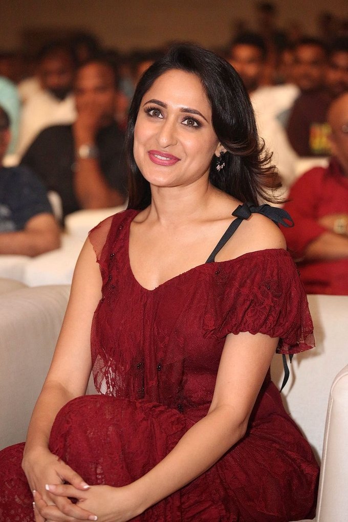 Pragya Jaiswal HD Images: Latest Photos, Hot Stills of Pragya Jaiswal