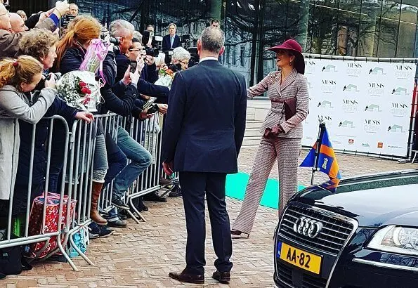 Queen Maxima wore NATAN pantsuit, blazer and trousers from Couture FW17 collection. Méér Muziek in de Klas" Foundation