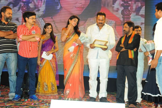 Telugu Actress Shriya Saran Long Hair In Yellow Saree