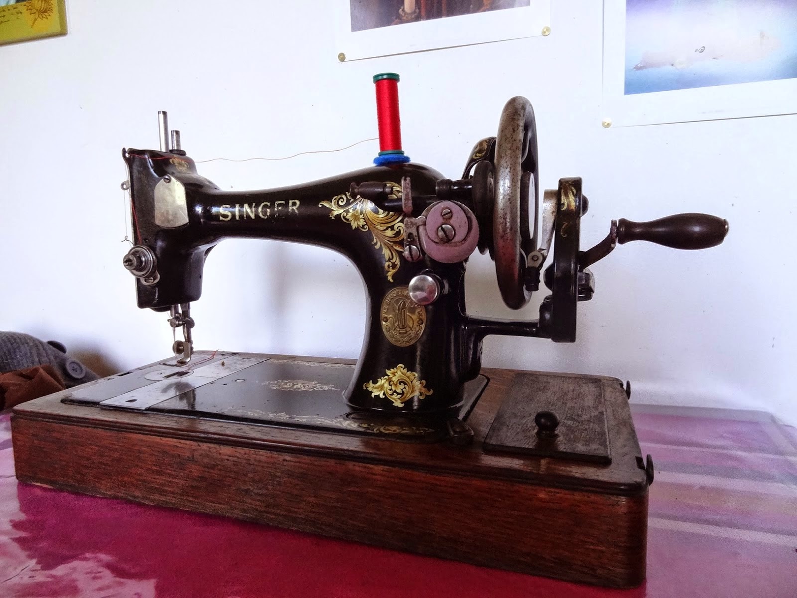Des modes & Les machines à coudre anciennes
