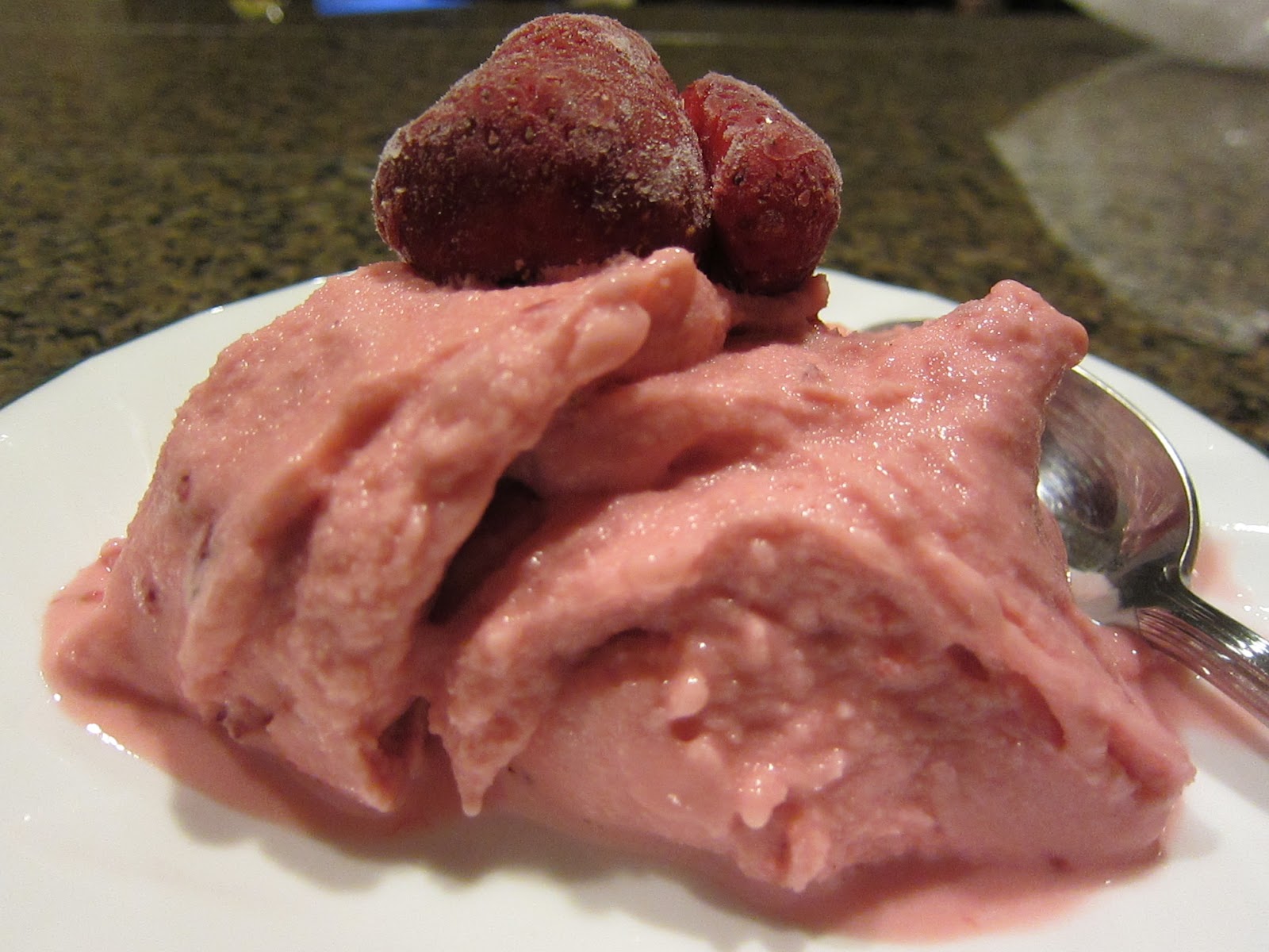 Mary's Kitchen Diaries: Strawberry-Raspberry Frozen Yogurt