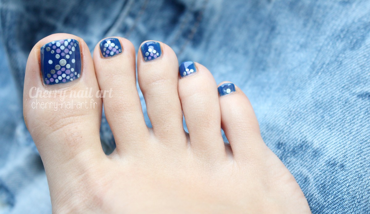 nail-art-pieds-pedicure-points-vernis-dotting