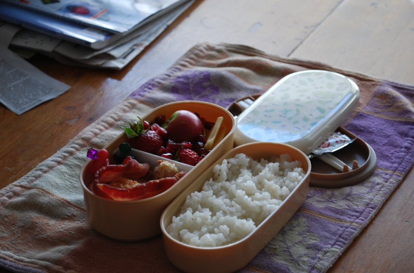 Judy's Bento Box: A Very Small Apple Bento