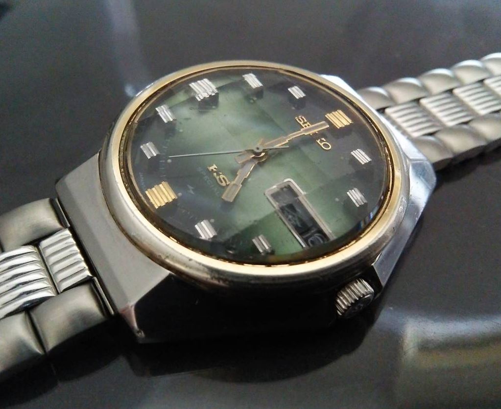 A Better Wrist: The Flawed Vintage Watch