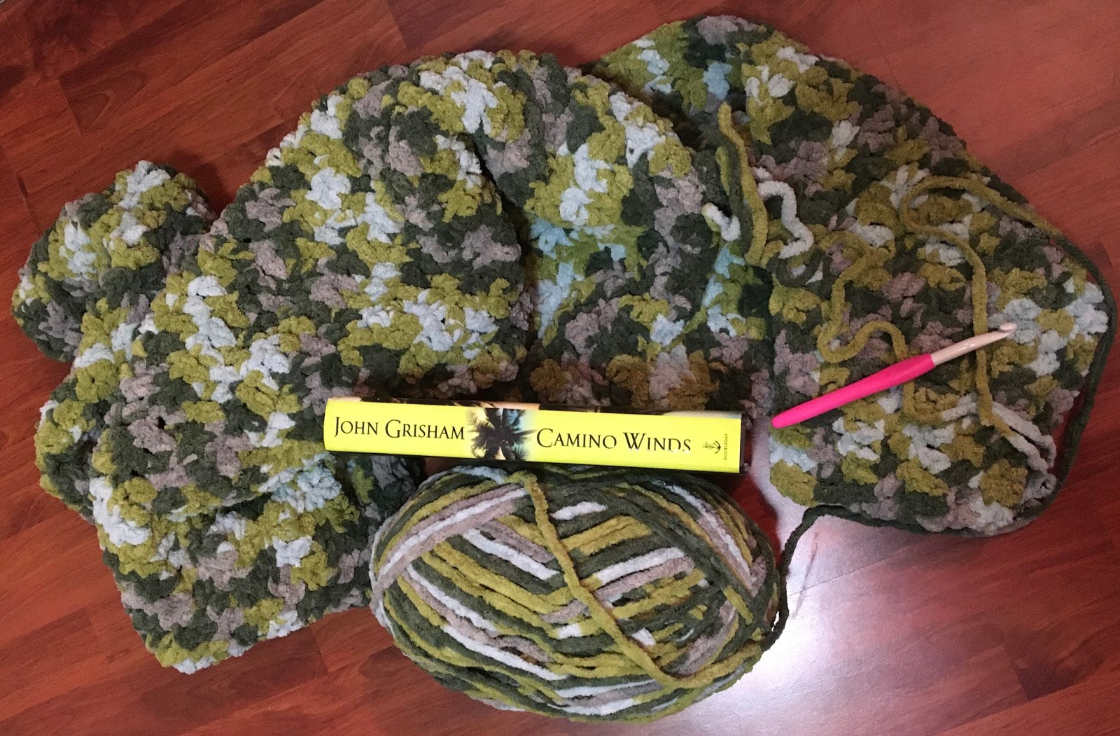 vvb32 reads Yarn Along August