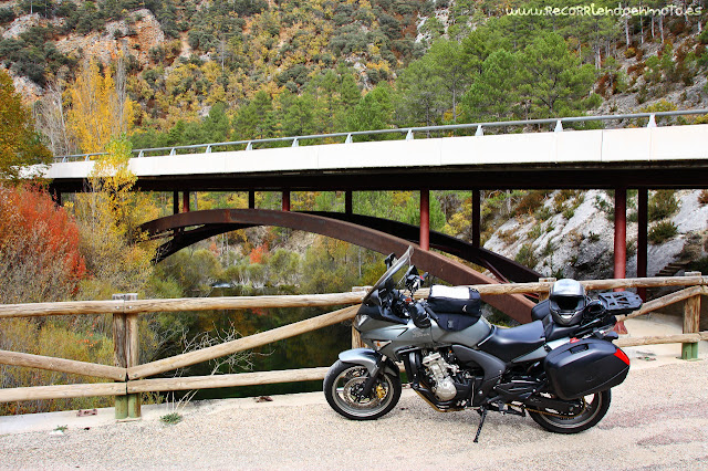 Puente CM-210 sobre río Tajo