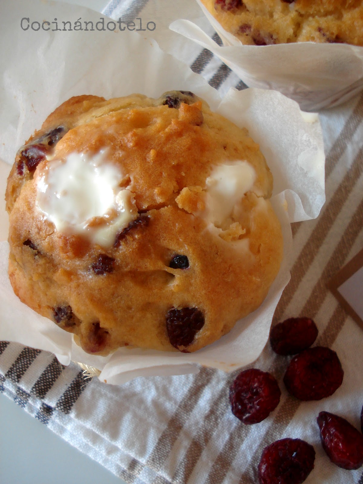 Cocinándotelo MUFFINS DE ARÁNDANOS RELLENOS DE YOGUR