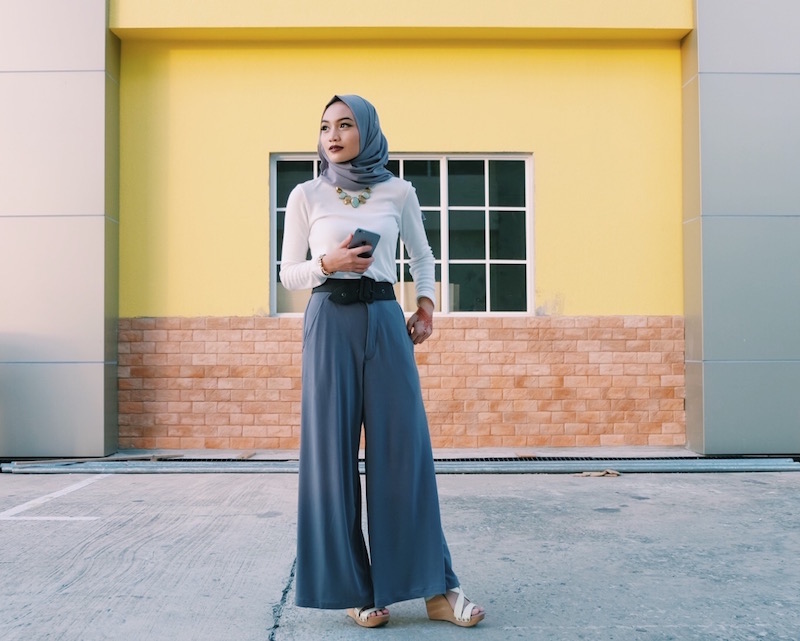 Bruneian Blogger Bash Harry from Hey Bash wearing White and Greys