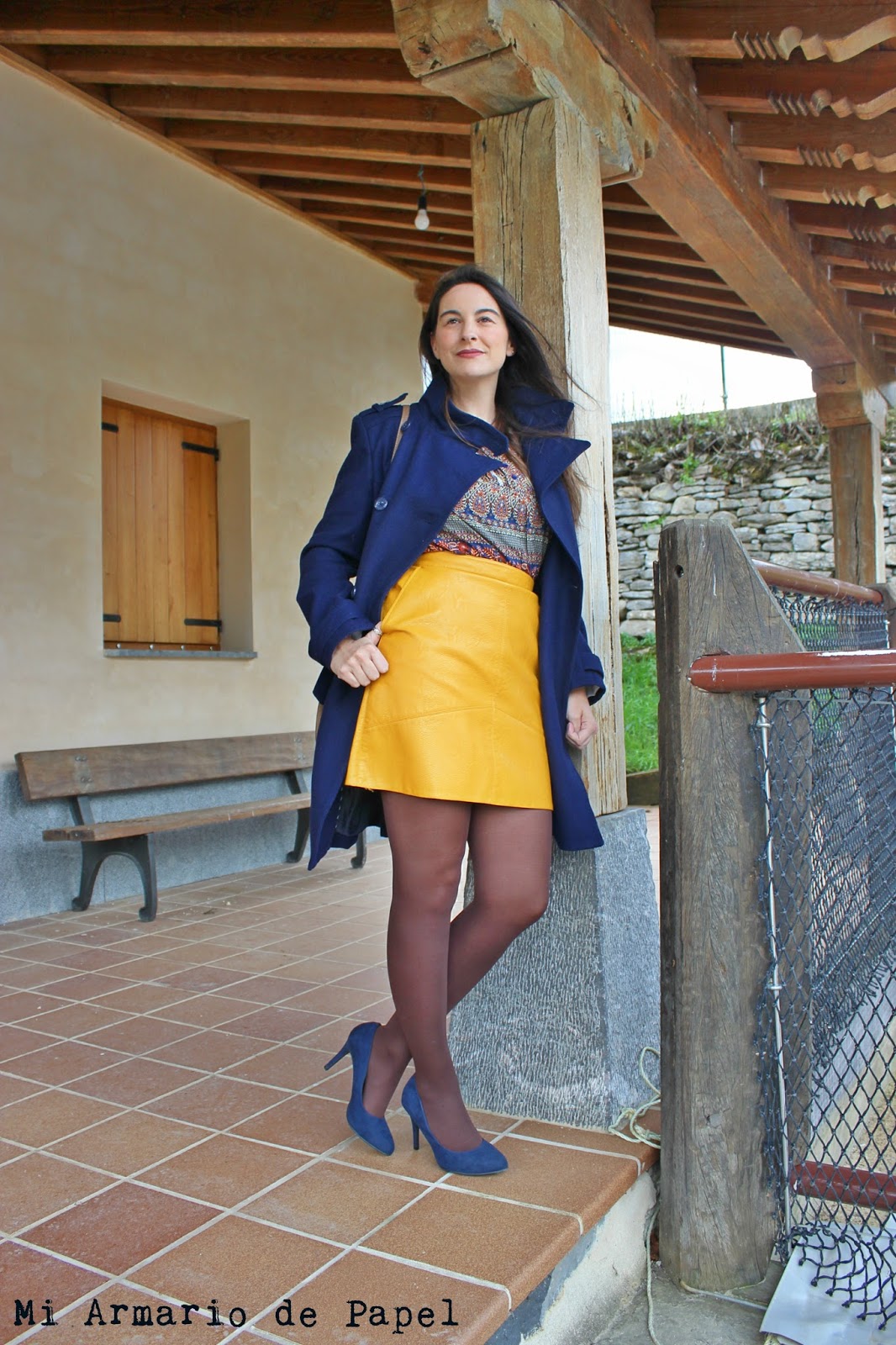Outfit: Como una Falda Amarilla de Piel - Mi Armario de Papel