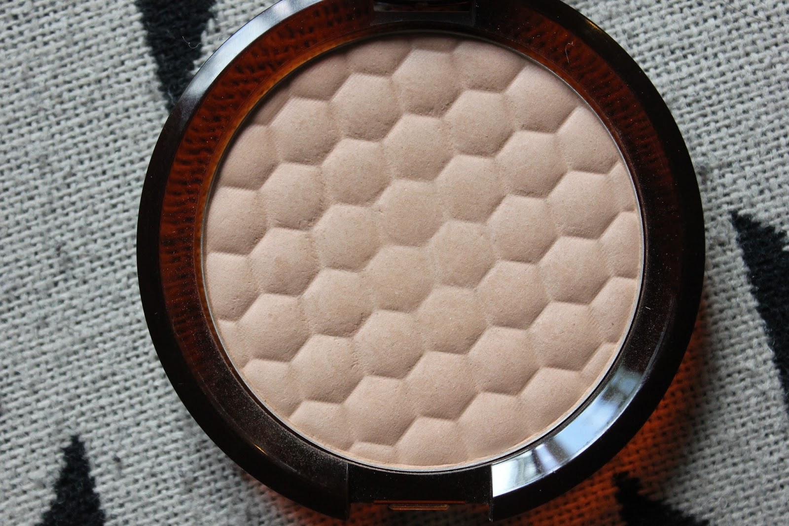 Muffin in The Coffin Body Shop Honey Bronzers