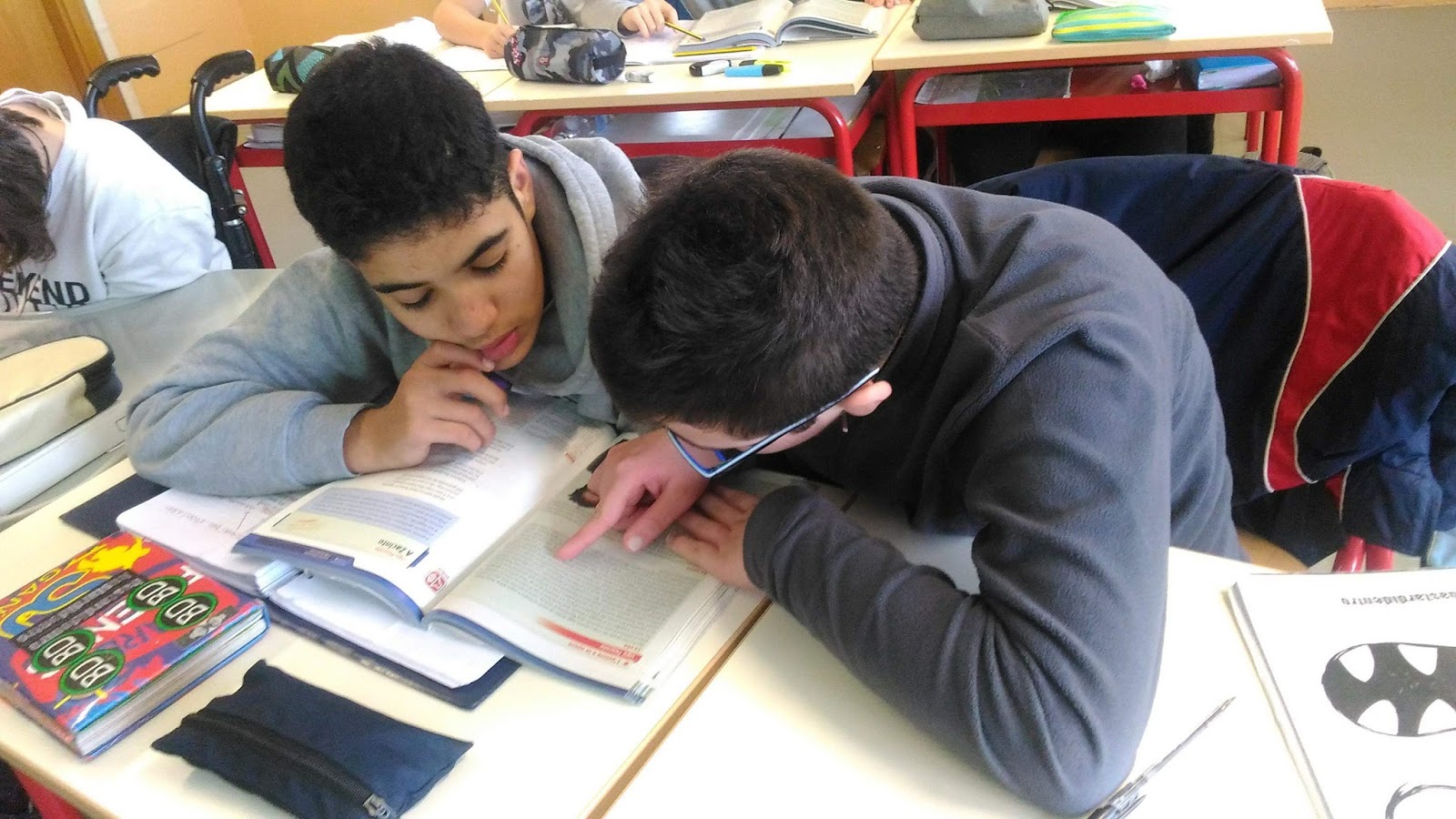 Lo Spirto Guerrier Ch'entro Mi Rugge Dragoni Prof: Ugo Foscolo e quello spirto guerrier ch'entro ci rugge