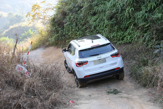 Jeep Compass 2.016 - Página 3 Jeep-Compass-2017%2B%252815%2529