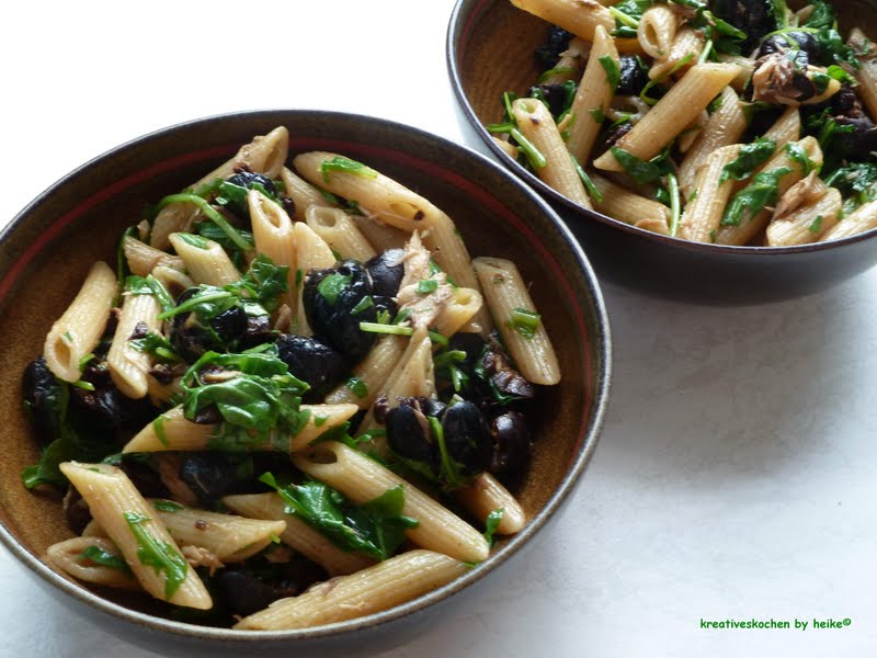 Kreatives Kochen: Penne mit Oliven und Rauke Kreatives Kochen: Penne mit Oliven und Rauke