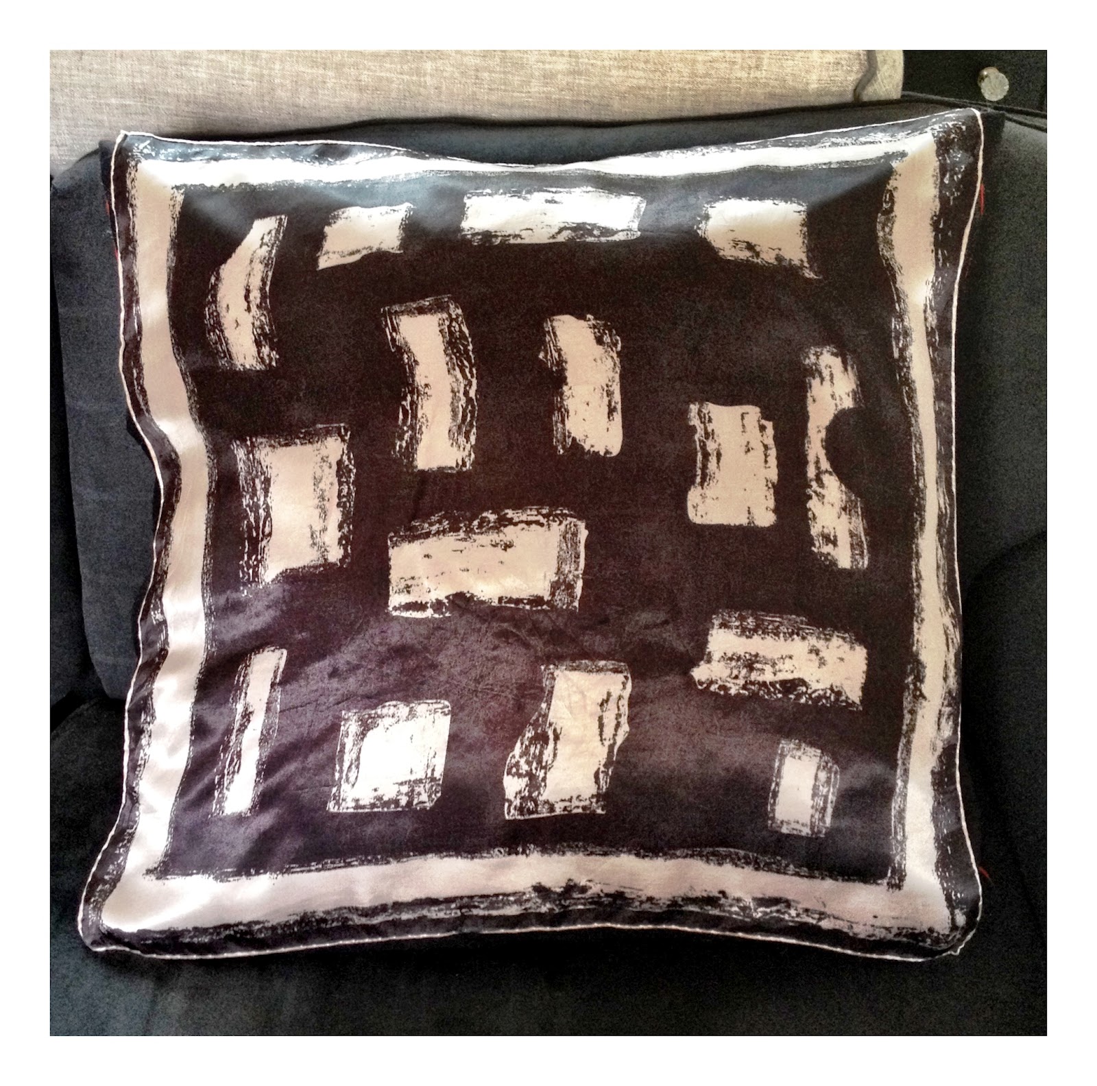 Maison Anna Just made ready for sellingcushions!