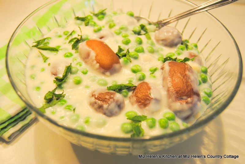 Grandma's Creamed Peas and Potatoes