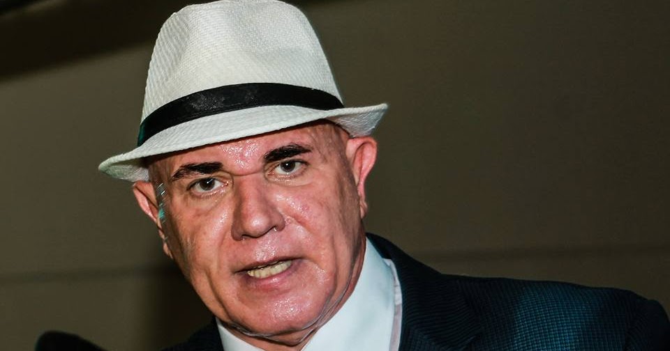 EL GALÁN DE ROBERTO LUGO BIOGRAFIA