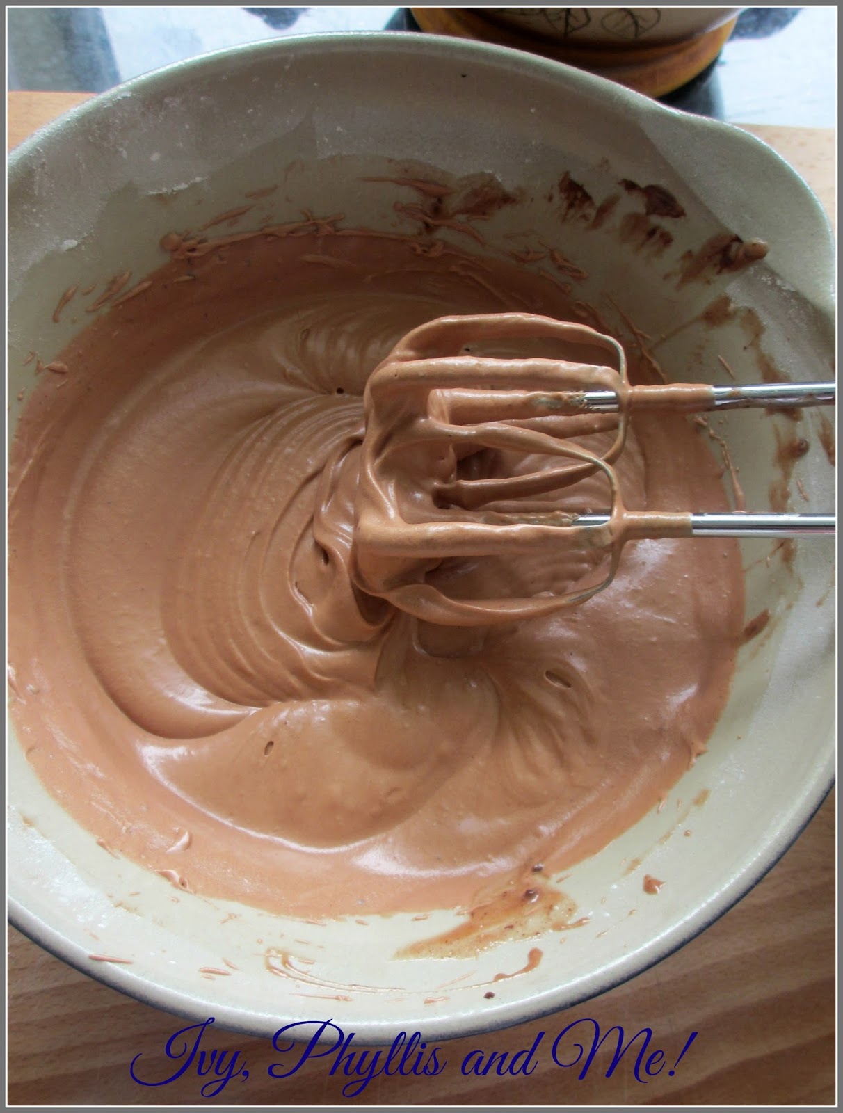 Ivy, Phyllis and Me! DAPHNE'S CHOCOLATE YOGHURT CAKE