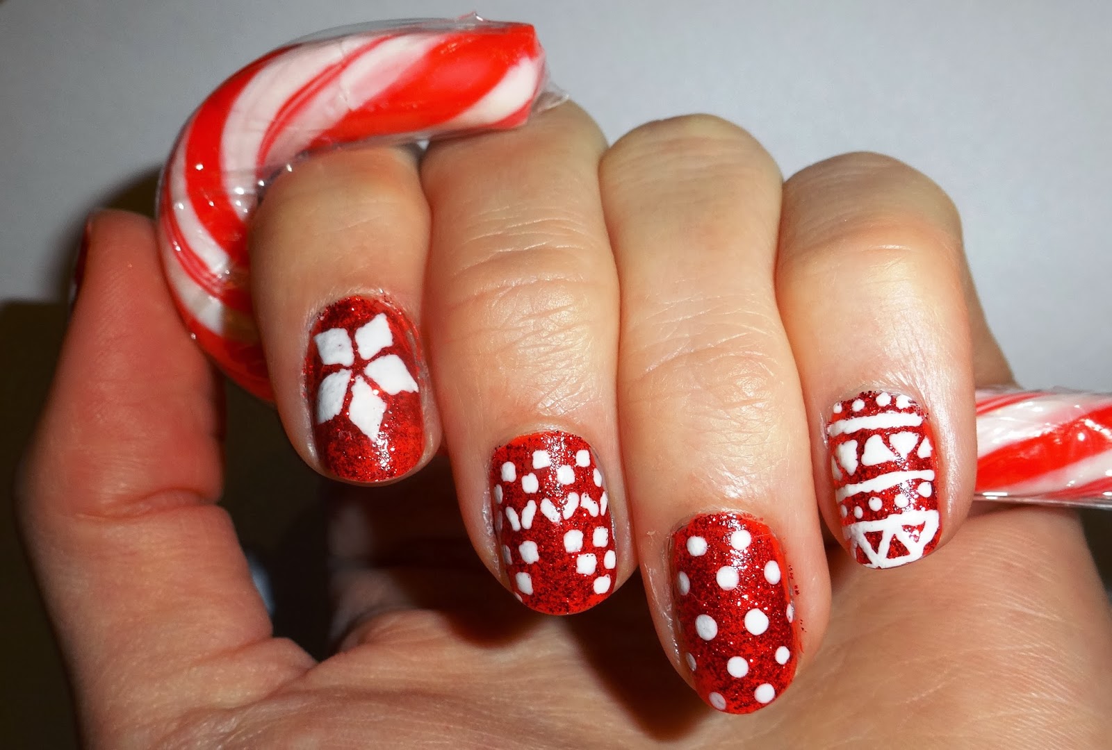 About a Nail: Christmas Morning Nail Paint!