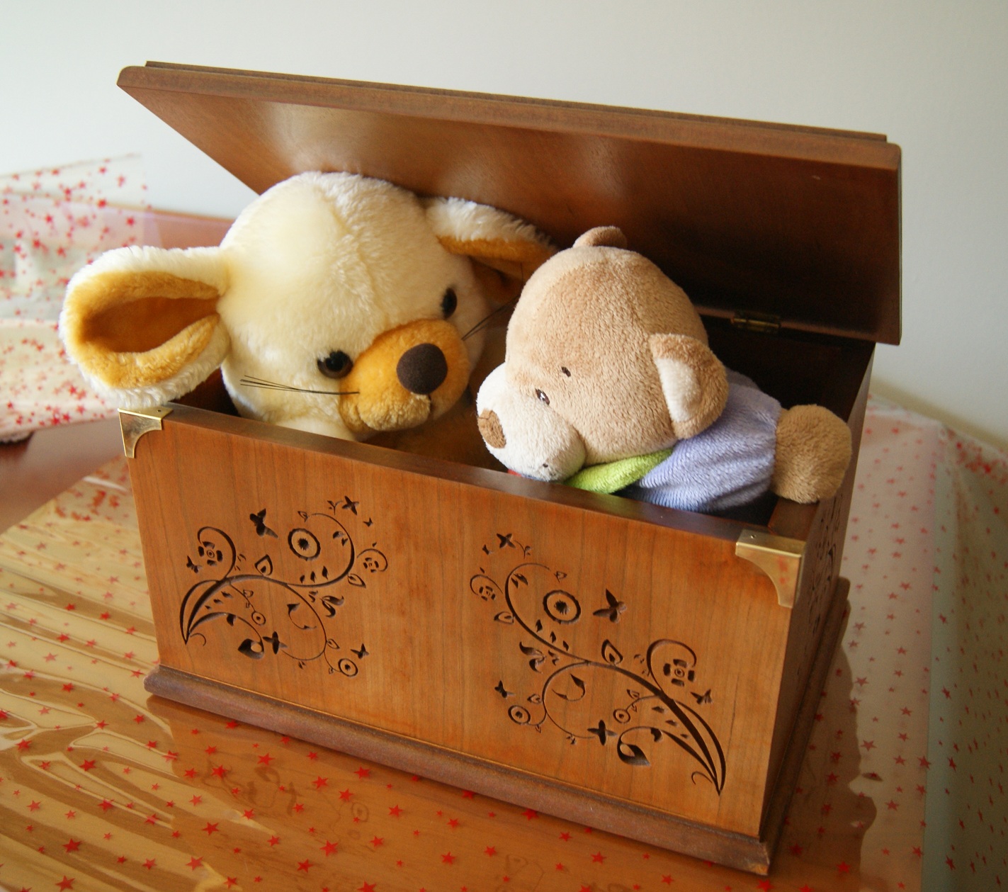 TRABAJOS PERSONALIZADOS EN MADERA Caja de madera para regalar con un