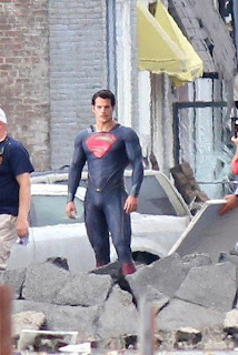 Superman Tidak Memakai Celana Dalam