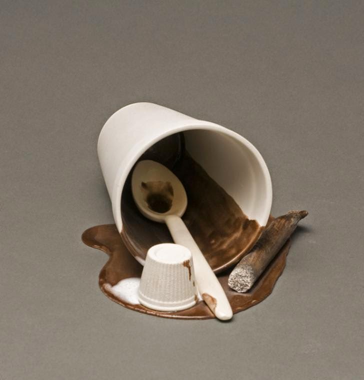 03-Spilled Cup-Victor-Spinski-Clay-Sculptures-replicating-objects-from-Daily-Life-www-designstack-corom-Daily-Life-www-designstack-co