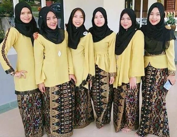 Kebaya Kombinasi