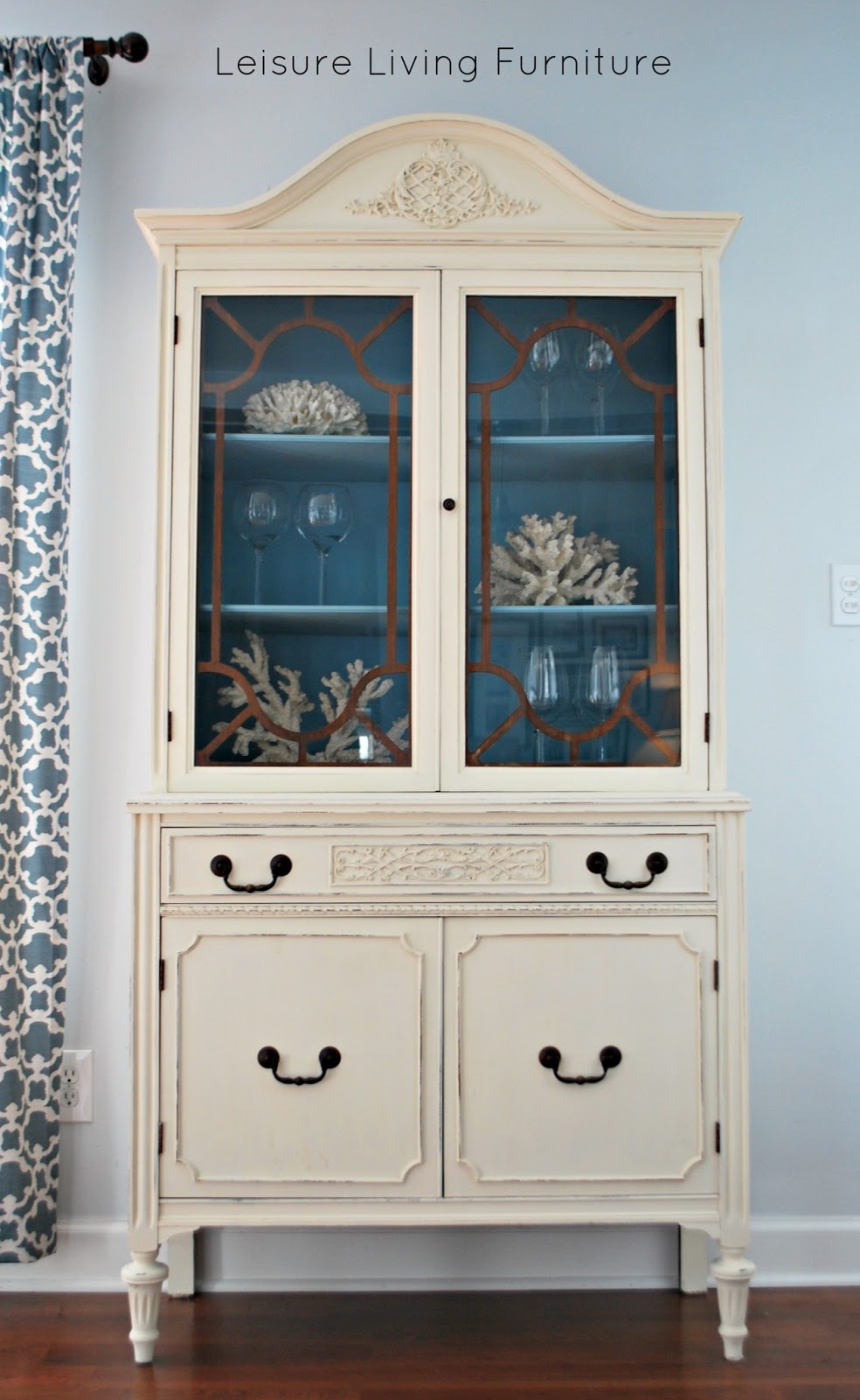 leisure living Vintage Hutch Blue Interior