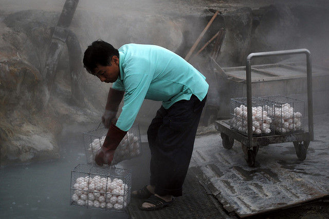 Grunf: The Black Boiled Eggs of Owakudani – A Japanese Delicacy