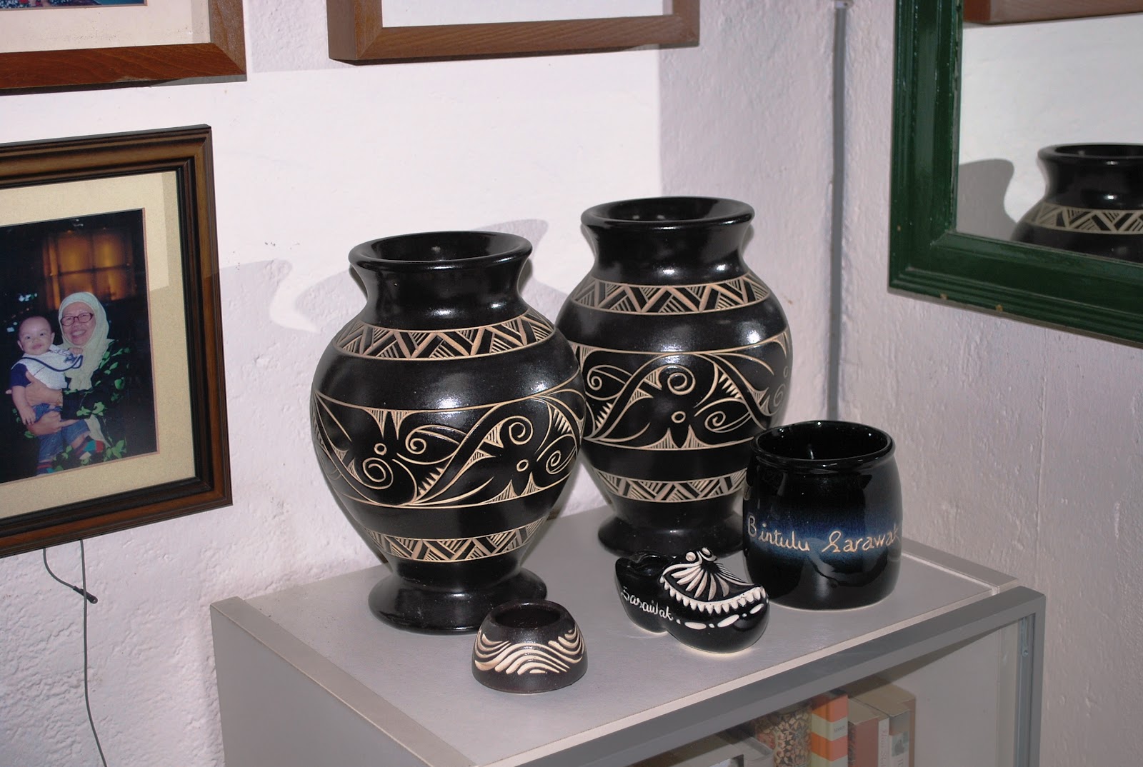 In passing Malaysian Of Sarawak Pottery...