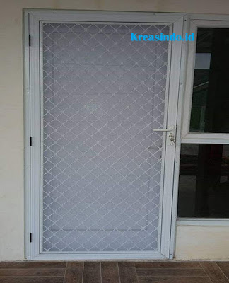 Model Pintu  Expanda atau Pintu  Kawat  Nyamuk  Aluminium  Terbaru
