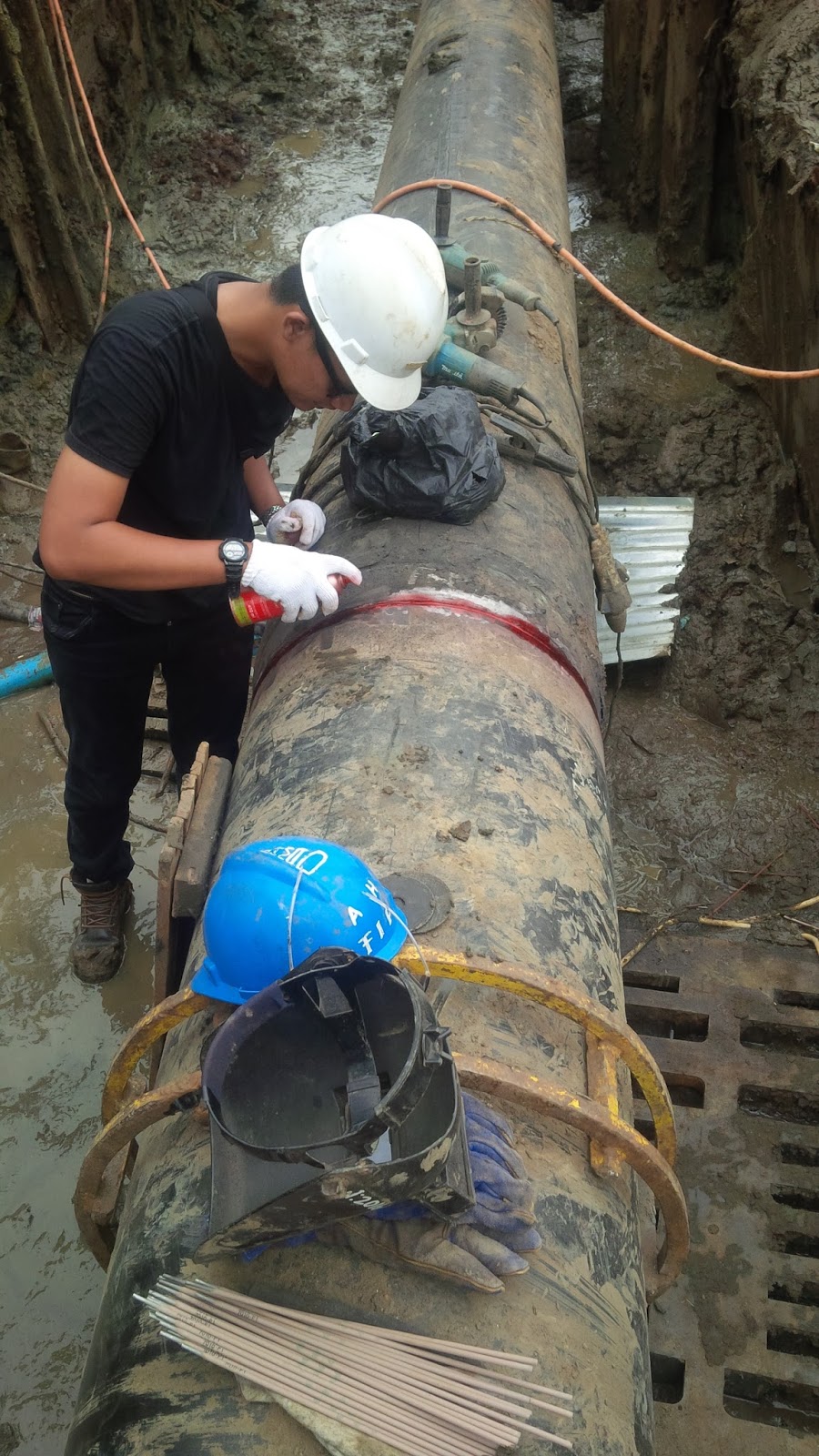 MUARA KARANG GAS PIPELINE PROJECT Golden Joint welding After Swabbing Jr