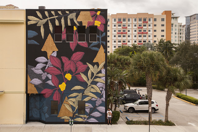 Our friend Pastel just sent us a series of fresh images from his latest creation which just spawned in West Palm Beach, Florida.