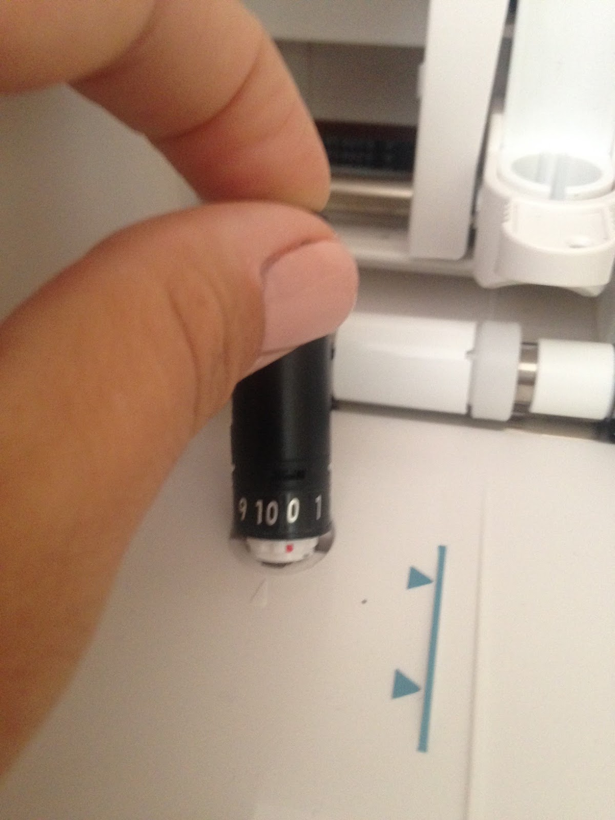 Trick to Cutting a Score Line on Silhouette CAMEO Silhouette School