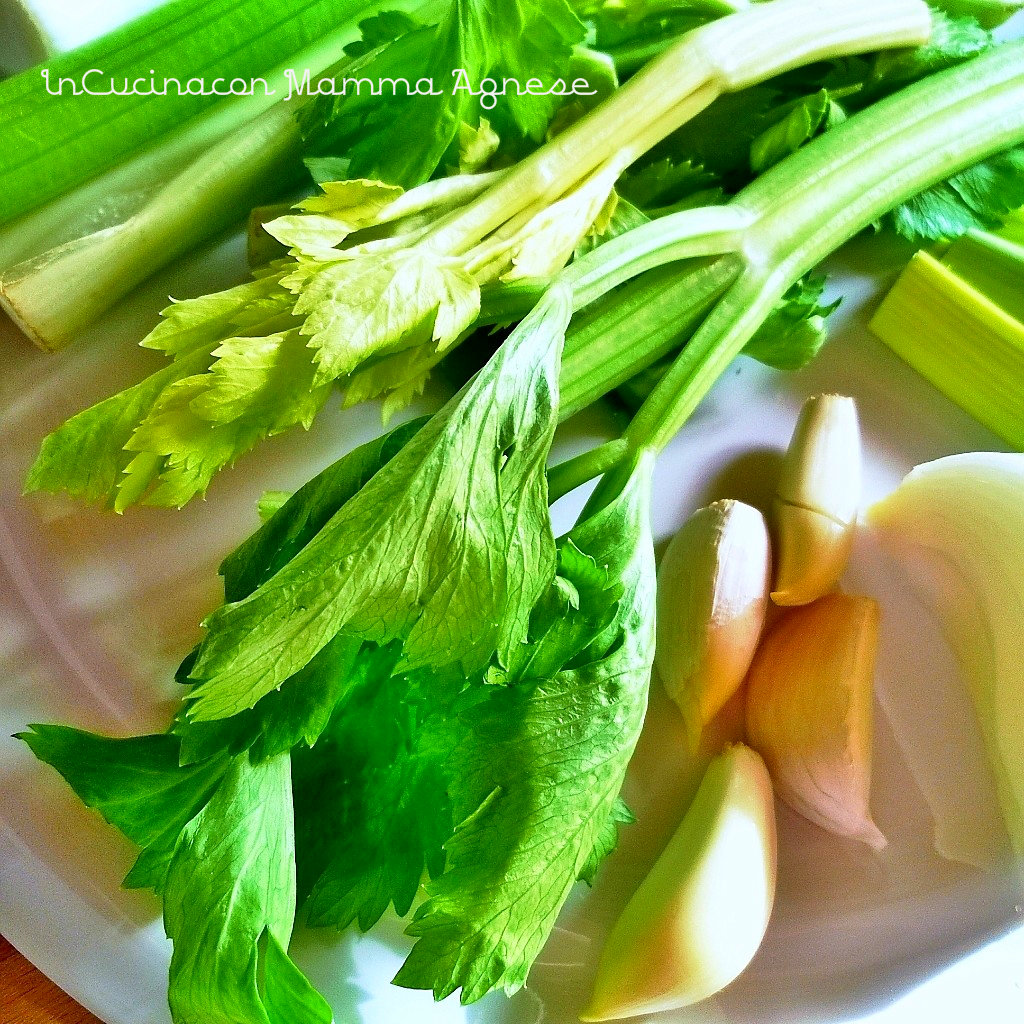 Come fare il Brodo di Carne buono e genuino 🍃🍃 In Cucina con Mamma Agnese