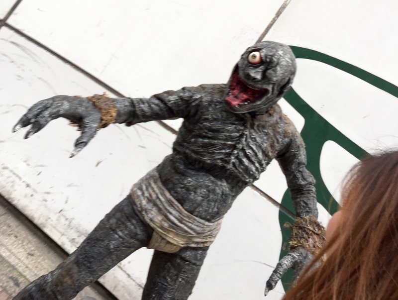 東京で世界一周 化け物に出くわす 渋ノ怪市