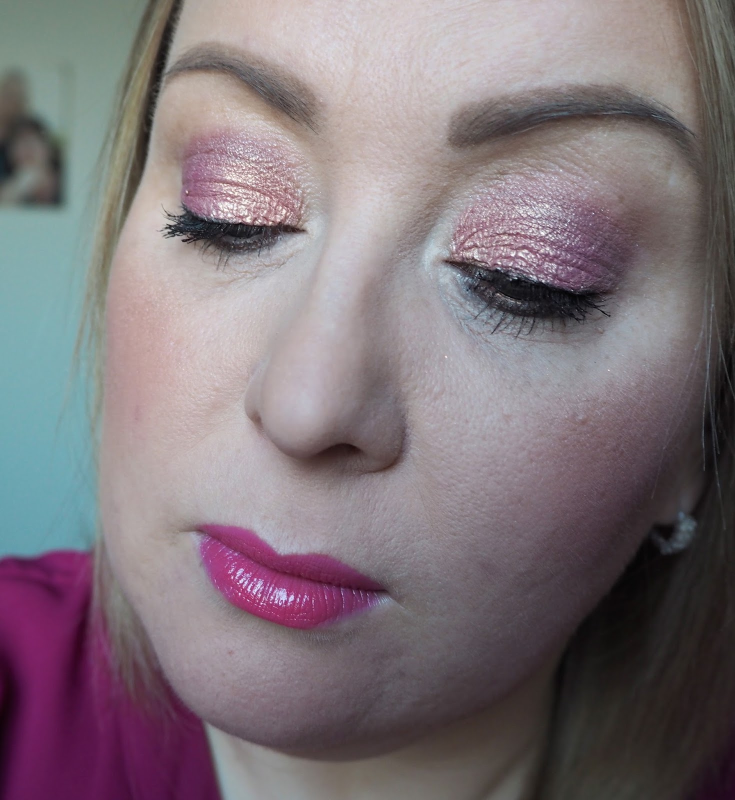 Huda Beauty Textured Eye Shadow Palette-Rose Gold Edition review