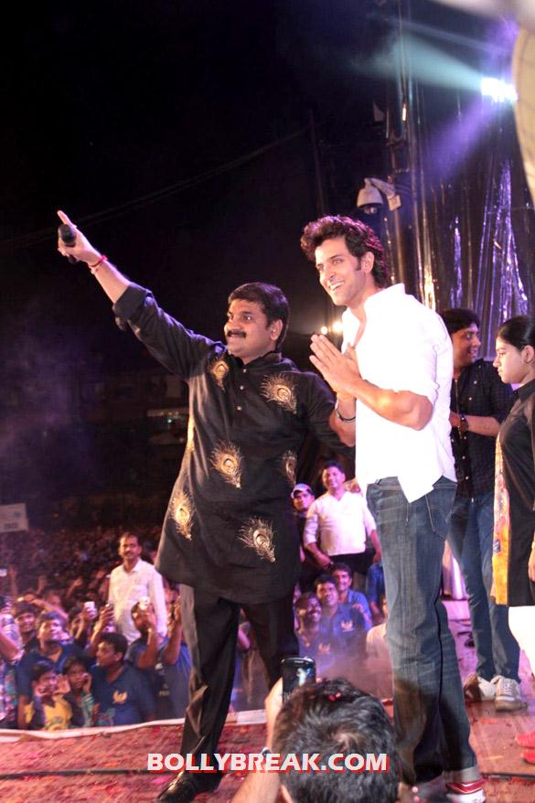 Sachin Ahir, Hrithik Roshan - (13) - Bollywood Celebs Dahi Handi Celebration Pics 2012