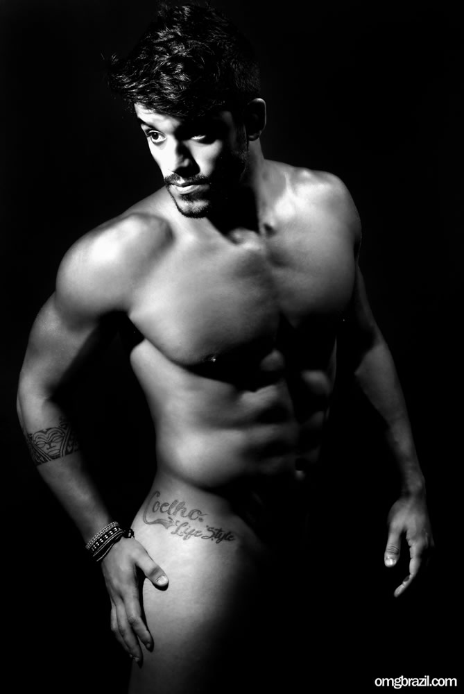 Ex-BBB André Coelho pelado (15)