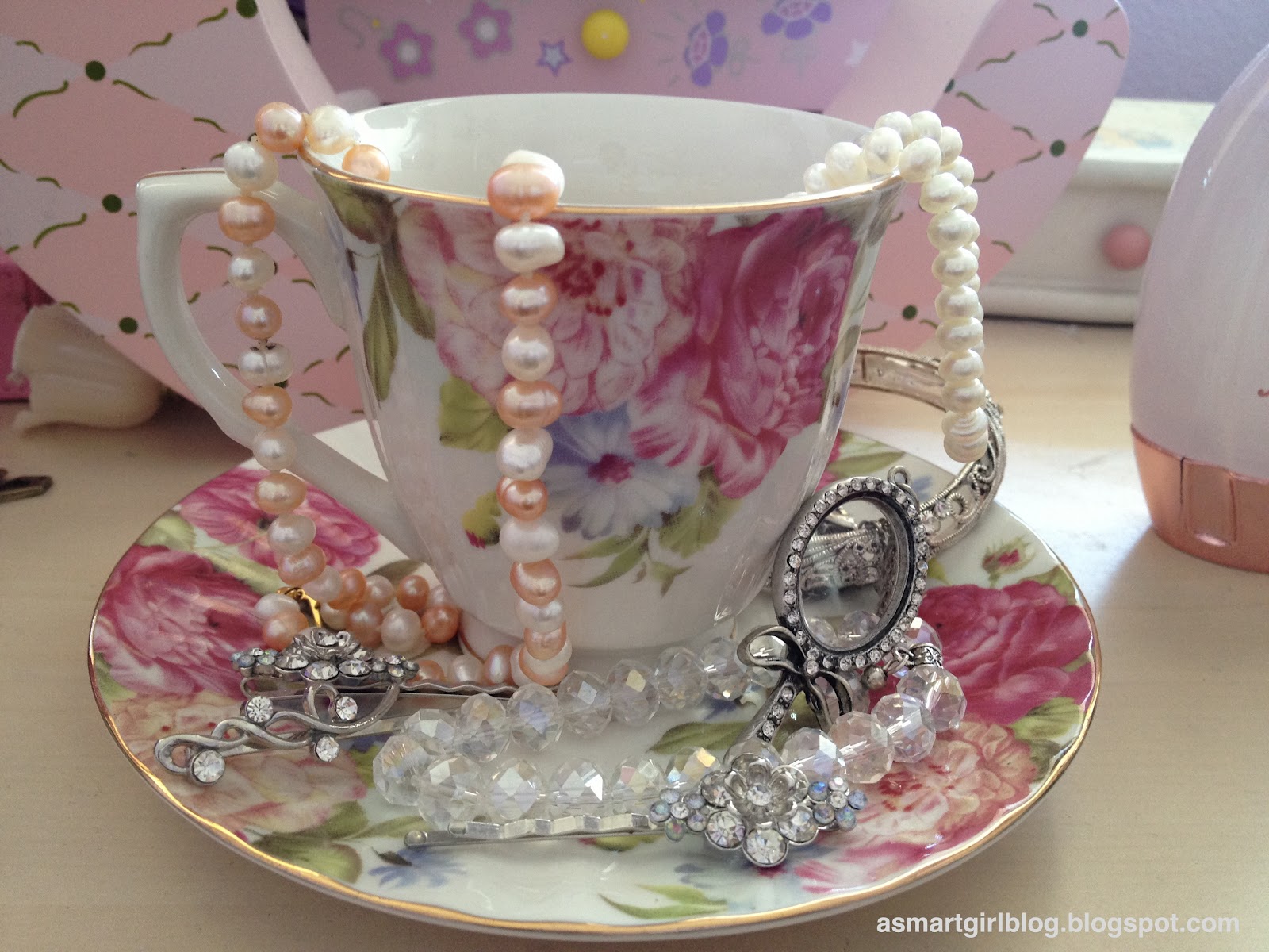 Smart Girl Tea Cup Jewelry Storage!