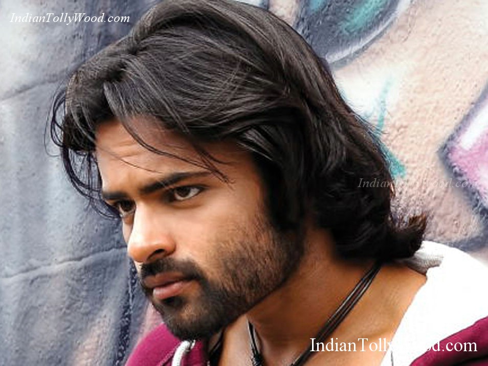 sai+dharam+tej+stills+from+rey+movie,_he