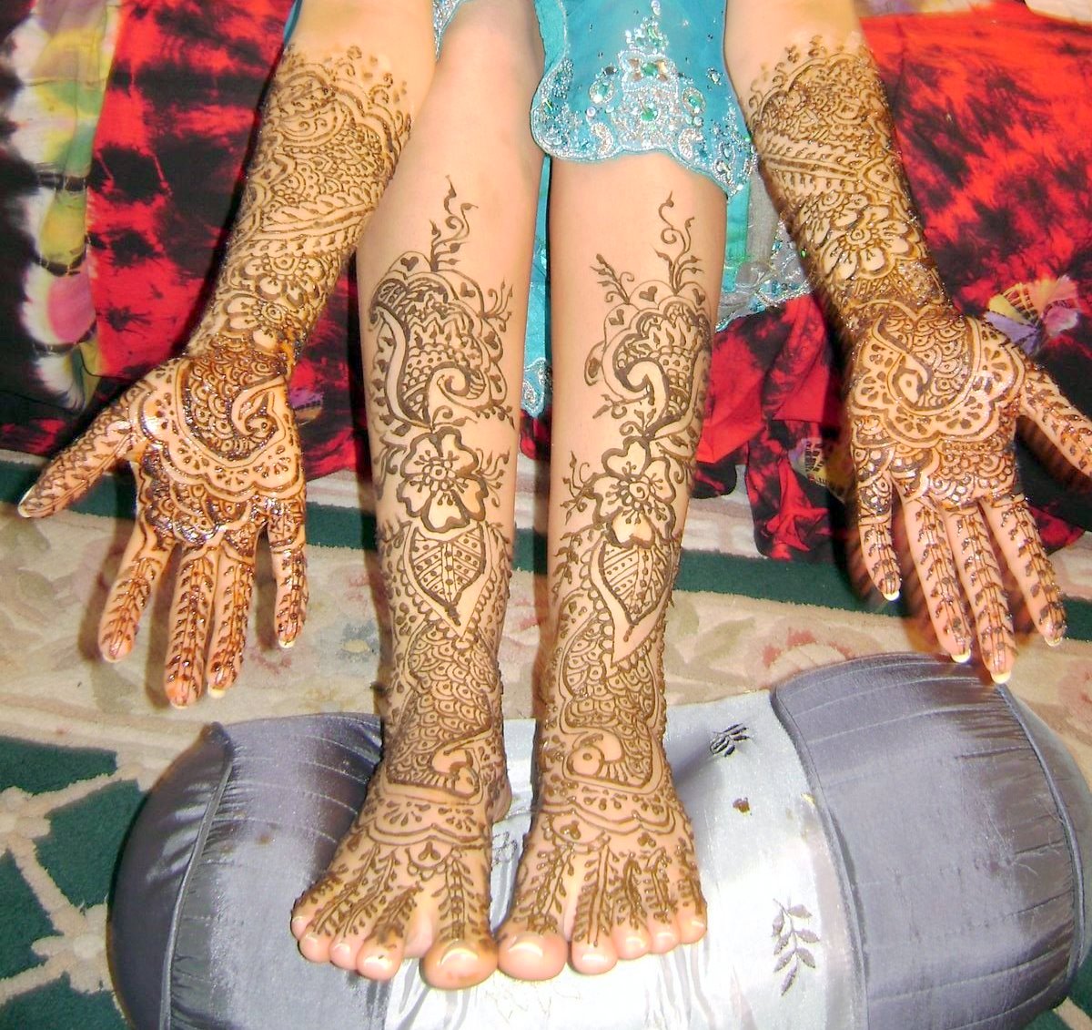 Indian Mehndi Design of Hands And Feet FASHIONGURU99