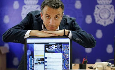 Law enforment the Twitter way Law enforment the Twitter way