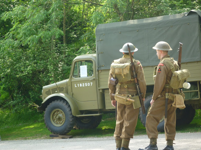 young soldiers wwii re-enactment crich