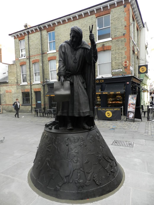 bronze statue of Geoffrey Chaucer