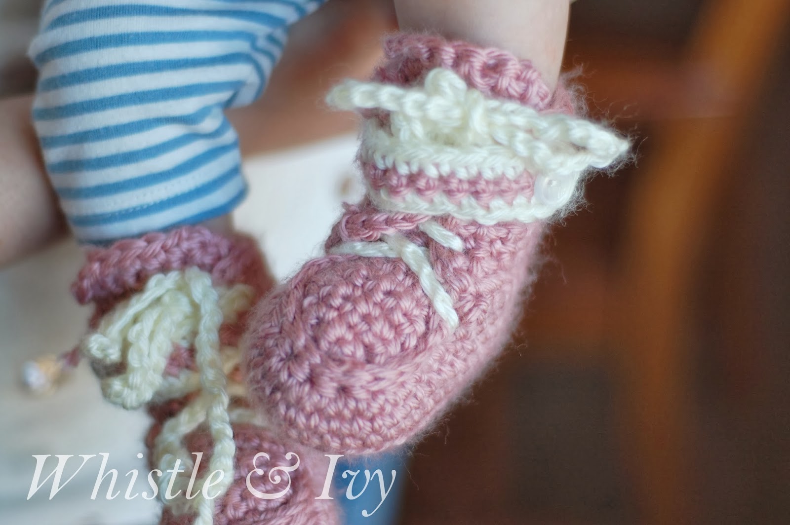 baby moccasins boots booties free crochet pattern