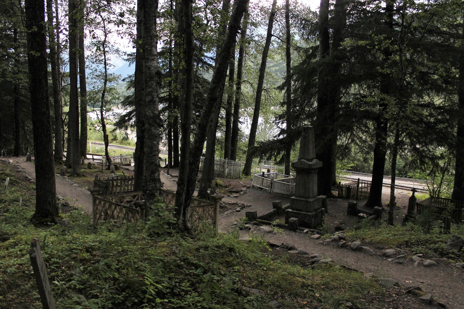 Souvenir Chronicles ALASKA! SKAGWAY AND THE GOLD RUSH CEMETERY