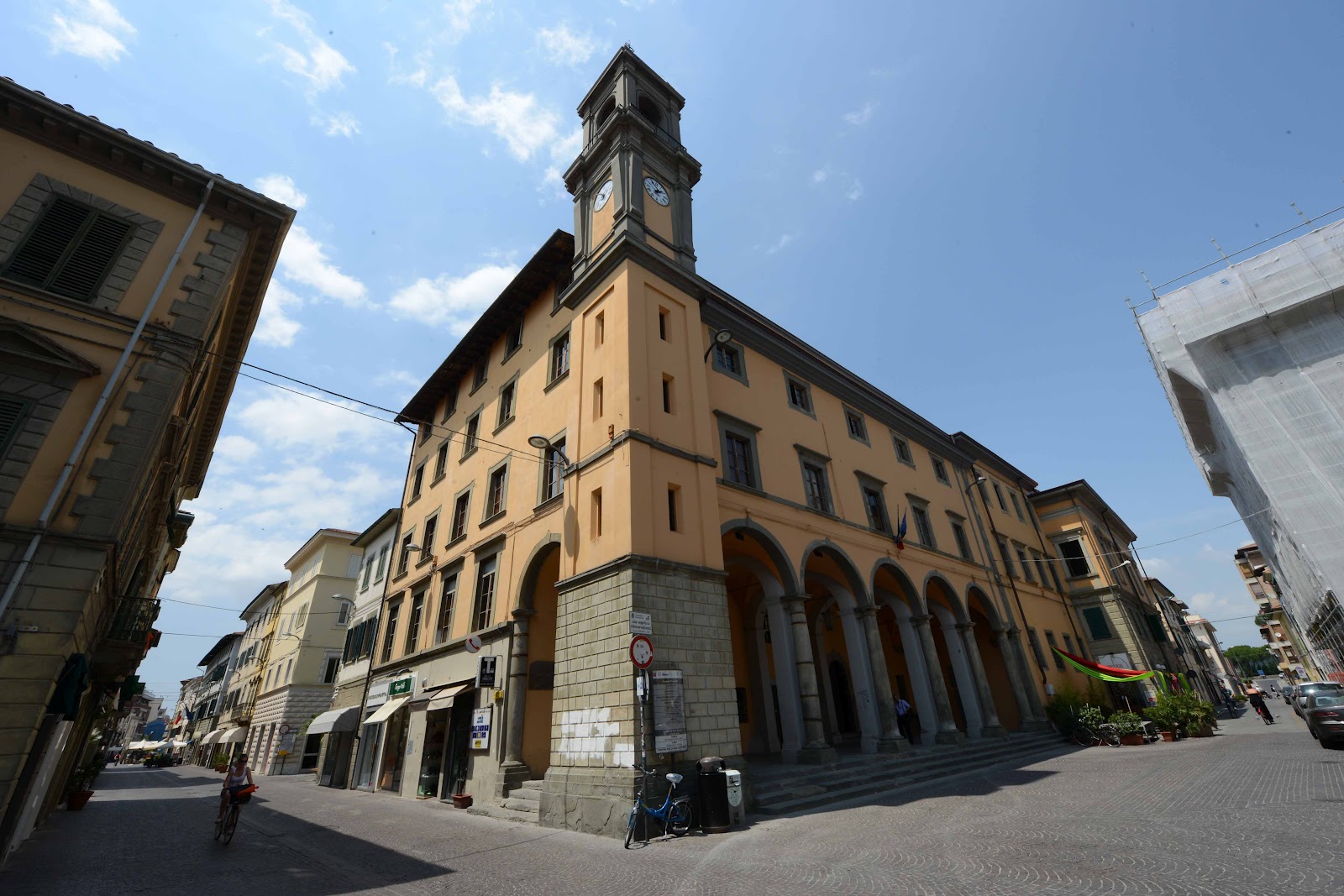 Stipendio Di Un Cancelliere Del Tribunale