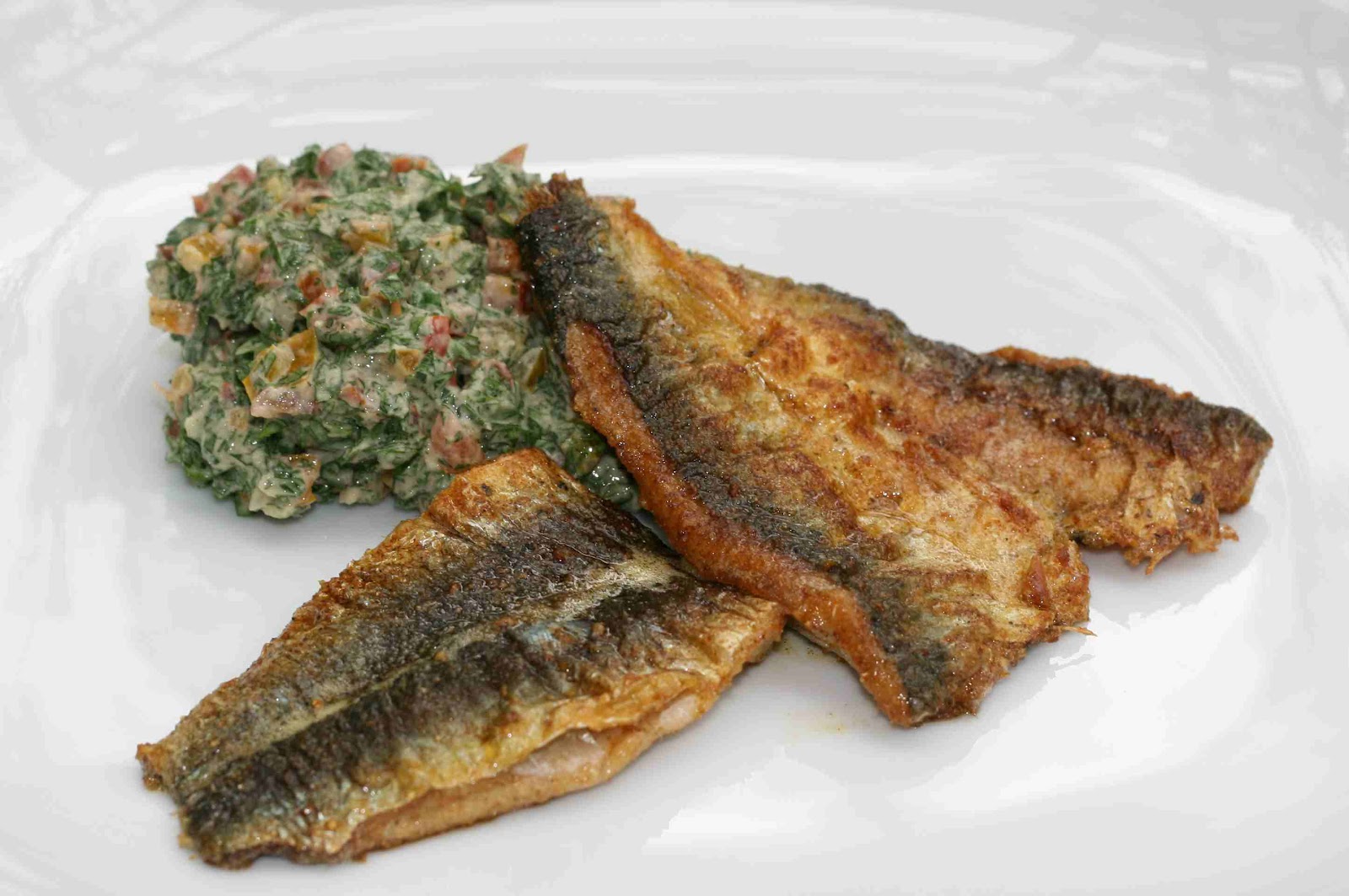 bushcooks kitchen: Sardinen mit Petersilien-Sesam-Salat