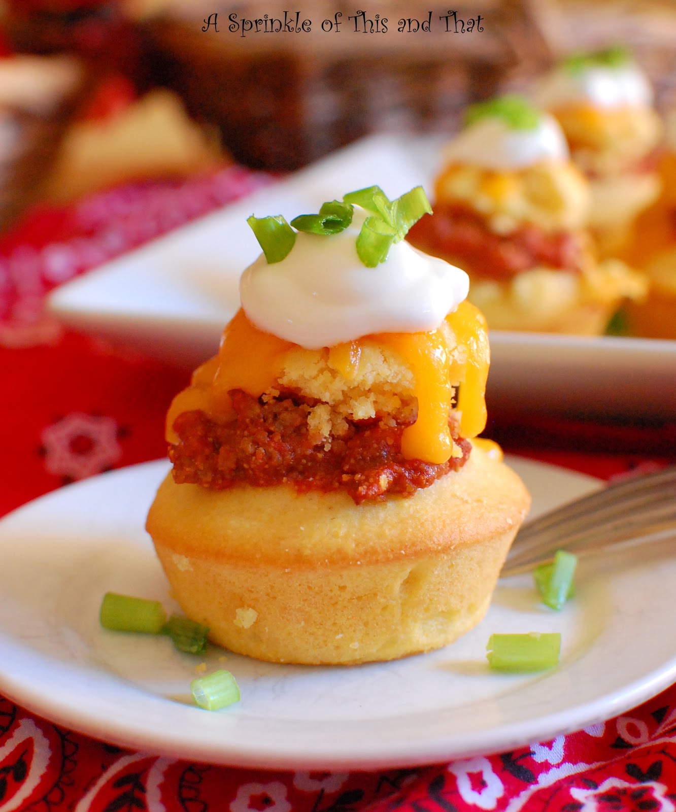 A Sprinkle of This and That: Cornbread Chili Muffins