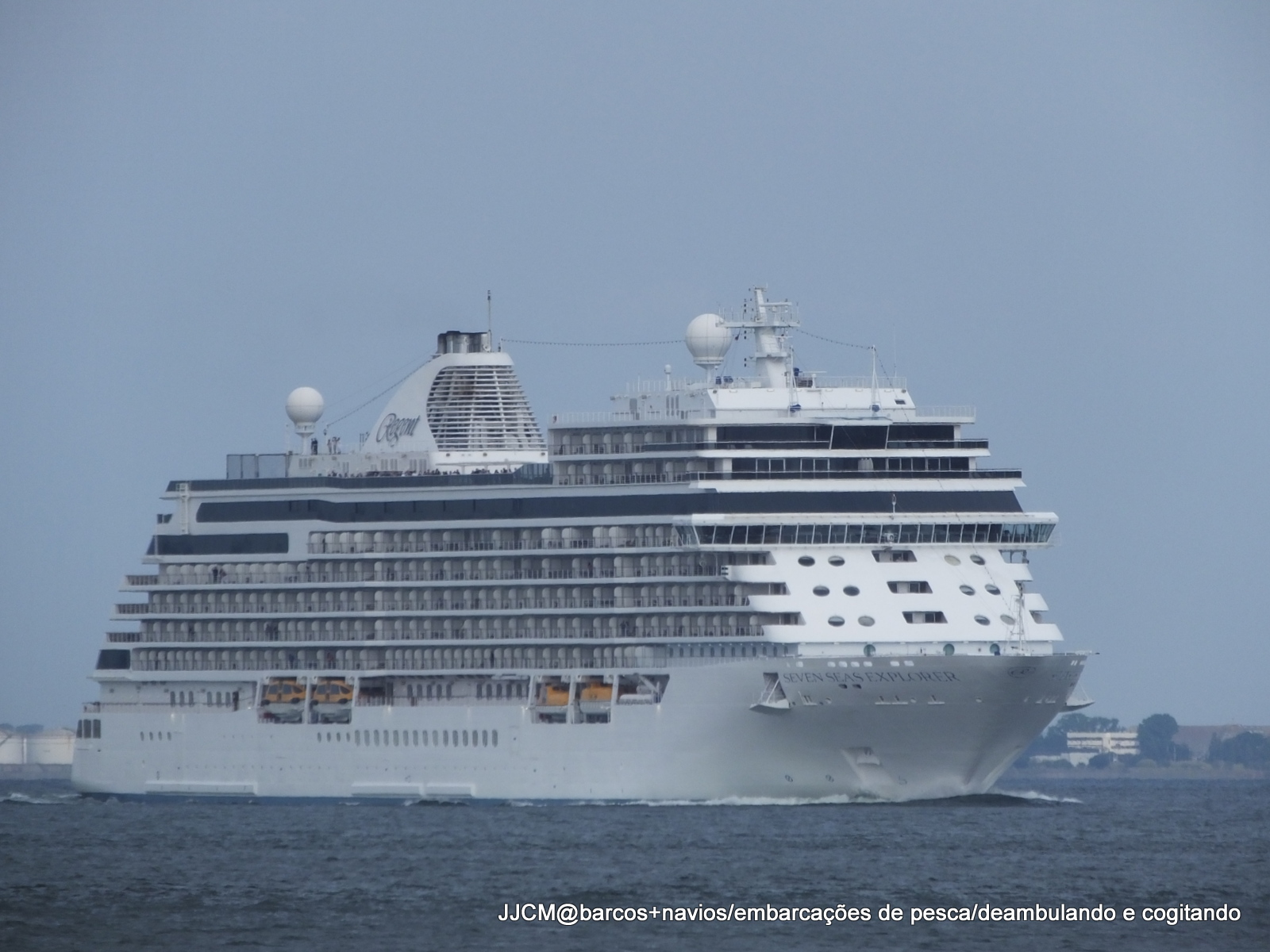 BARCOS+NAVIOS: SEVEN SEAS EXPLORER